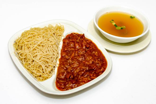105. Szechuan Pork Juliennes with Noodle 炸醬撈麵